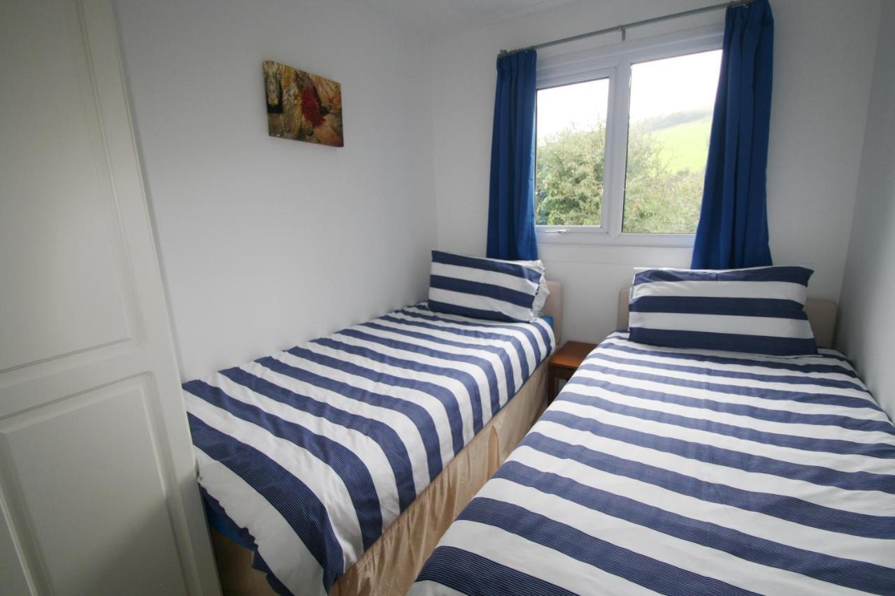 Freshwater Bay Holiday Cottages Pembroke Exteriör bild