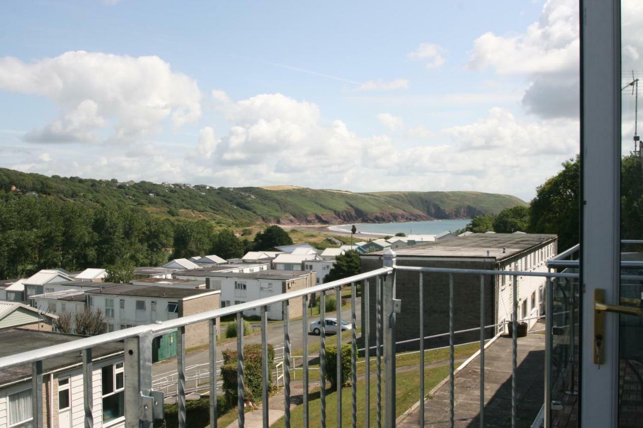 Freshwater Bay Holiday Cottages Pembroke Exteriör bild