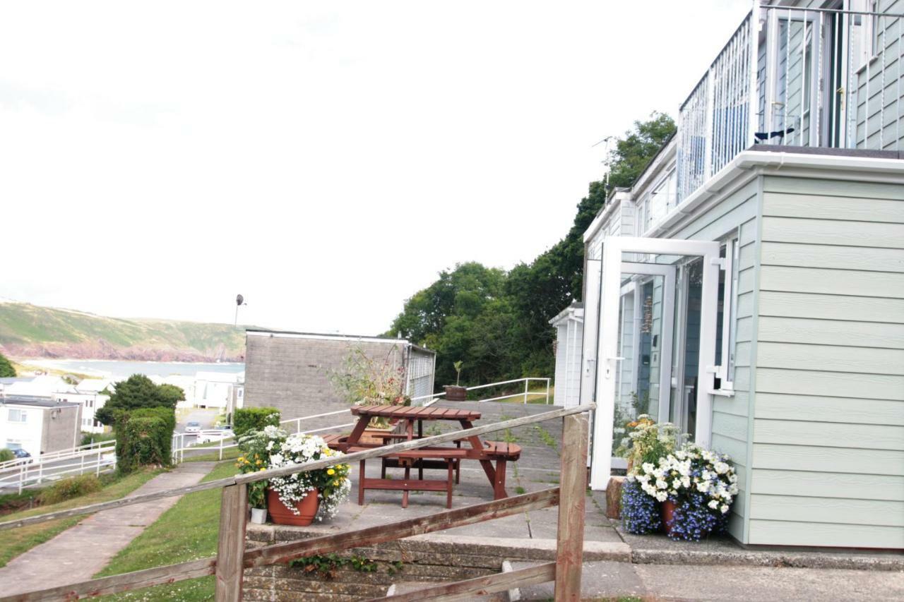 Freshwater Bay Holiday Cottages Pembroke Exteriör bild