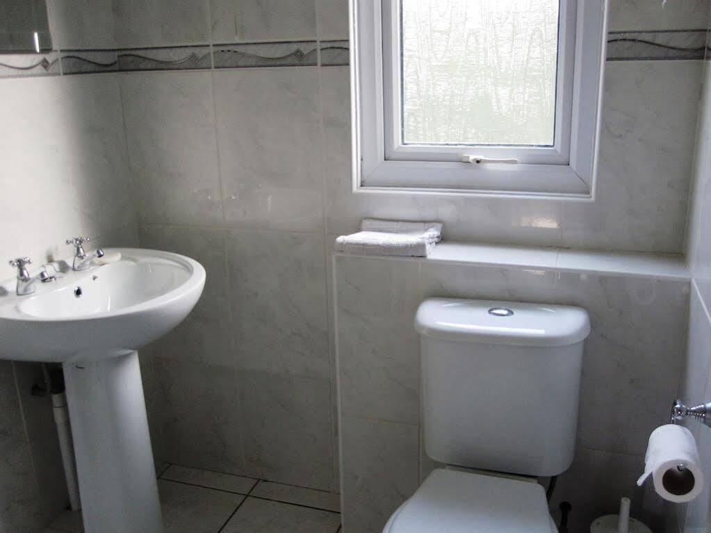 Freshwater Bay Holiday Cottages Pembroke Exteriör bild